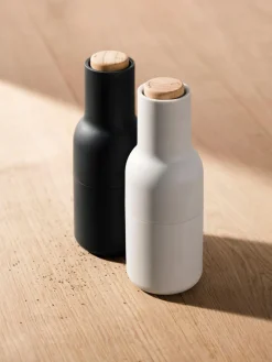 Hot Audo Copenhagen Moulin à sel et à poivre design avec couvercle en hêtre Bottle Grinder, 2 élém. Anthracite, blanc, bois de hêtre