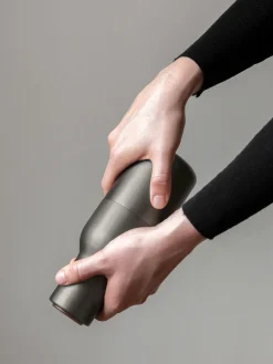 Online Audo Copenhagen Moulins à sel et à poivre design avec couvercle en noyer Bottle Grinder, 2 élém. Anthracite, bois de noyer