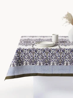 Hot Bungalow Nappe avec motif à fleurs Jasmine Bleu foncé, blanc cassé, brun