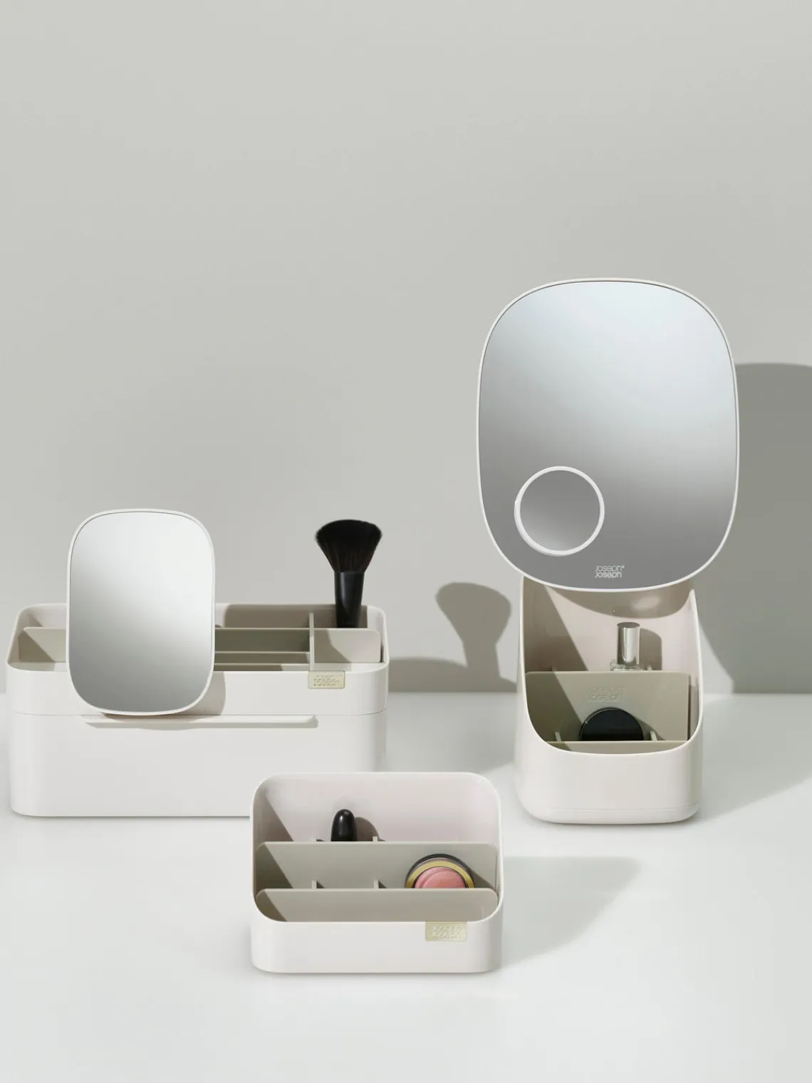 Discount Joseph Joseph Organisateur cosmétique avec fermeture magnétique Viva