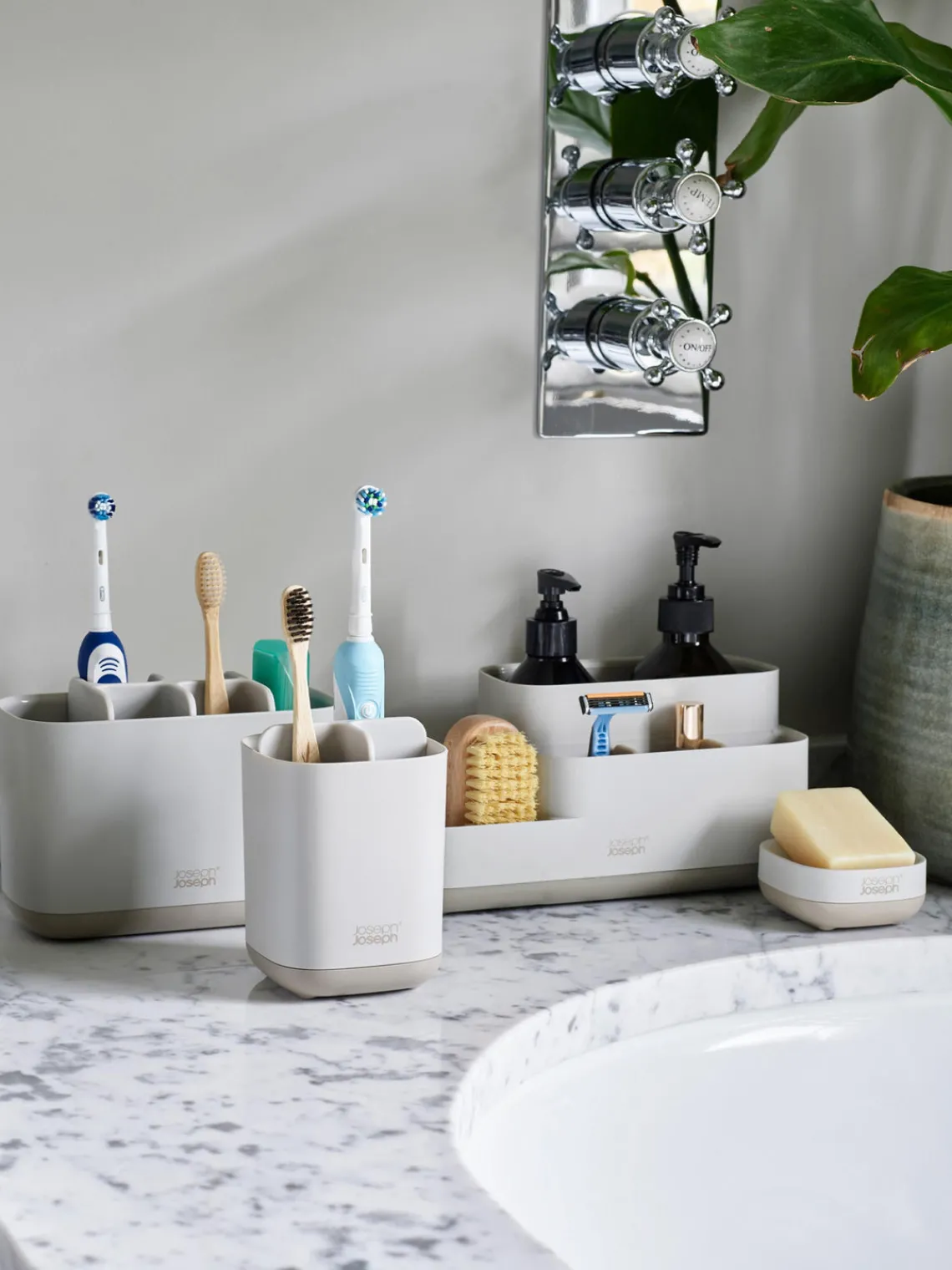 New Joseph Joseph Organisateur de salle de bain EasyStore
