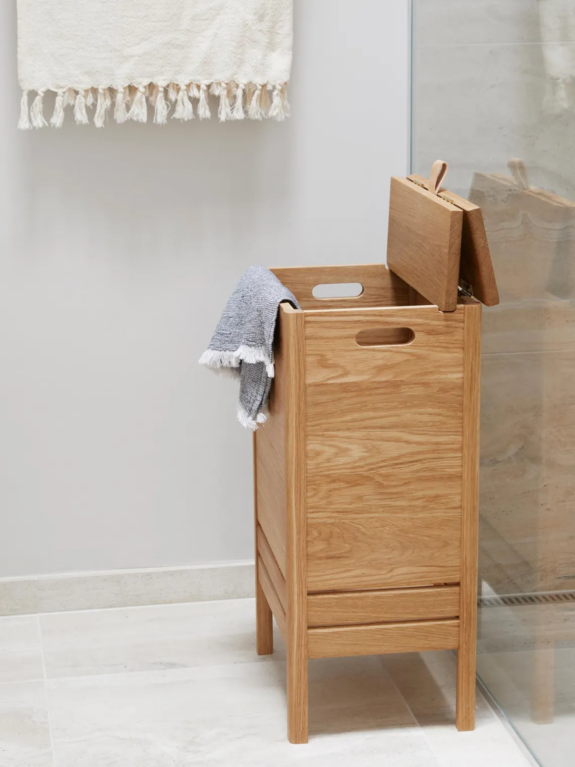 Outlet Form & Refine Panier à linge en chêne A Line