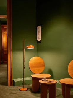 Fashion Marset Petit lampadaire orientable Funiculí Terracotta, haute brillance