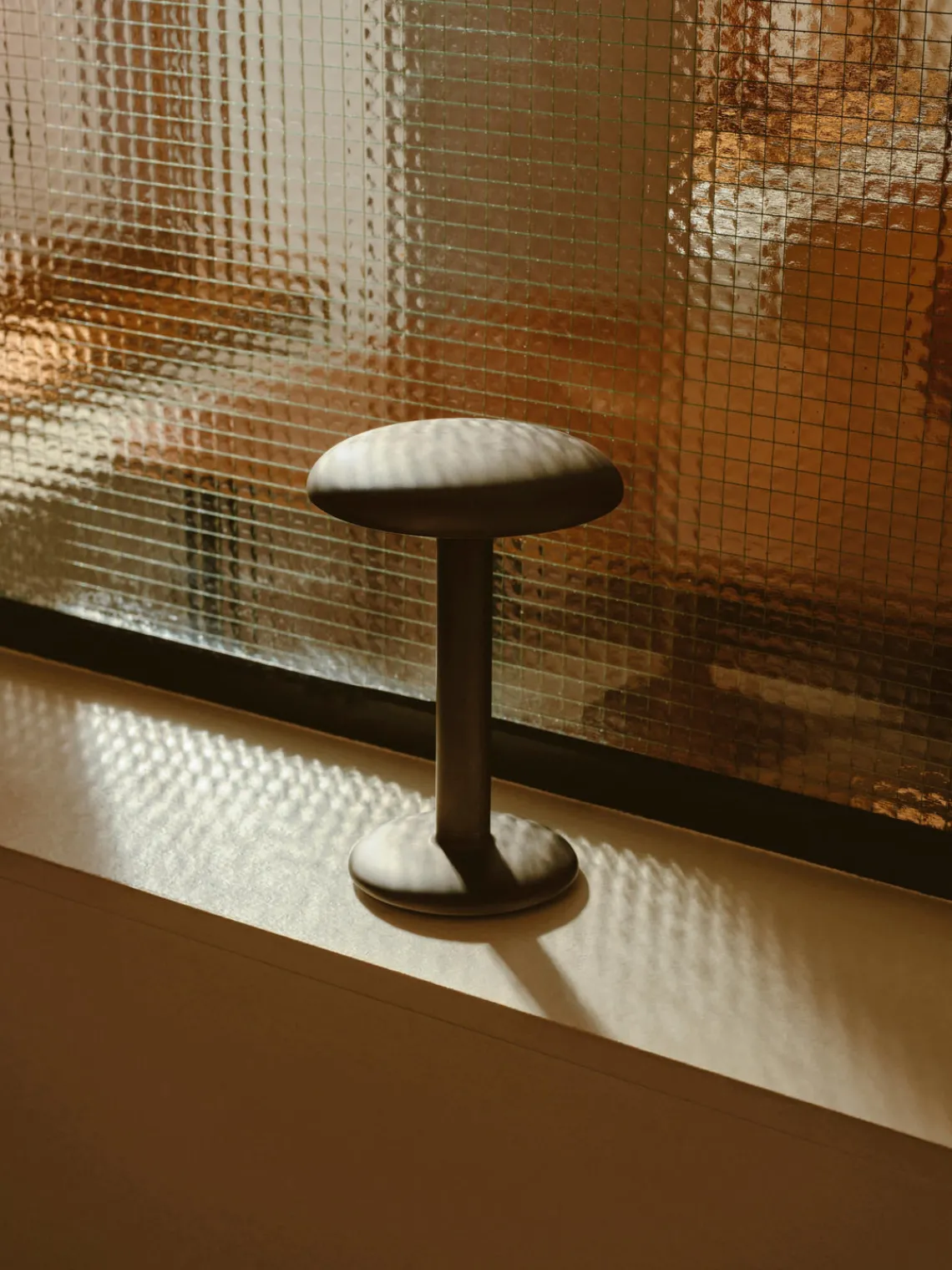Discount Flos Petite lampe à poser LED Gustave, intensité lumineuse variable