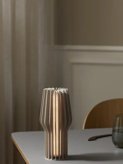 Hot Eva Solo Petite lampe à poser LED mobile Radiant, intensité lumineuse variable Beige clair