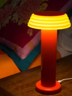Fashion Sowden Petite lampe à poser LED mobile PL1, intensité lumineuse variable Jaune pâle, rouge