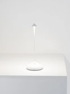 Best zafferano Petite lampe à poser LED mobile Pina, intensité lumineuse variable Blanc