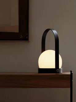 Discount Audo Copenhagen Petite lampe à poser mobile Carrie, à intensité variable Blanc, noir