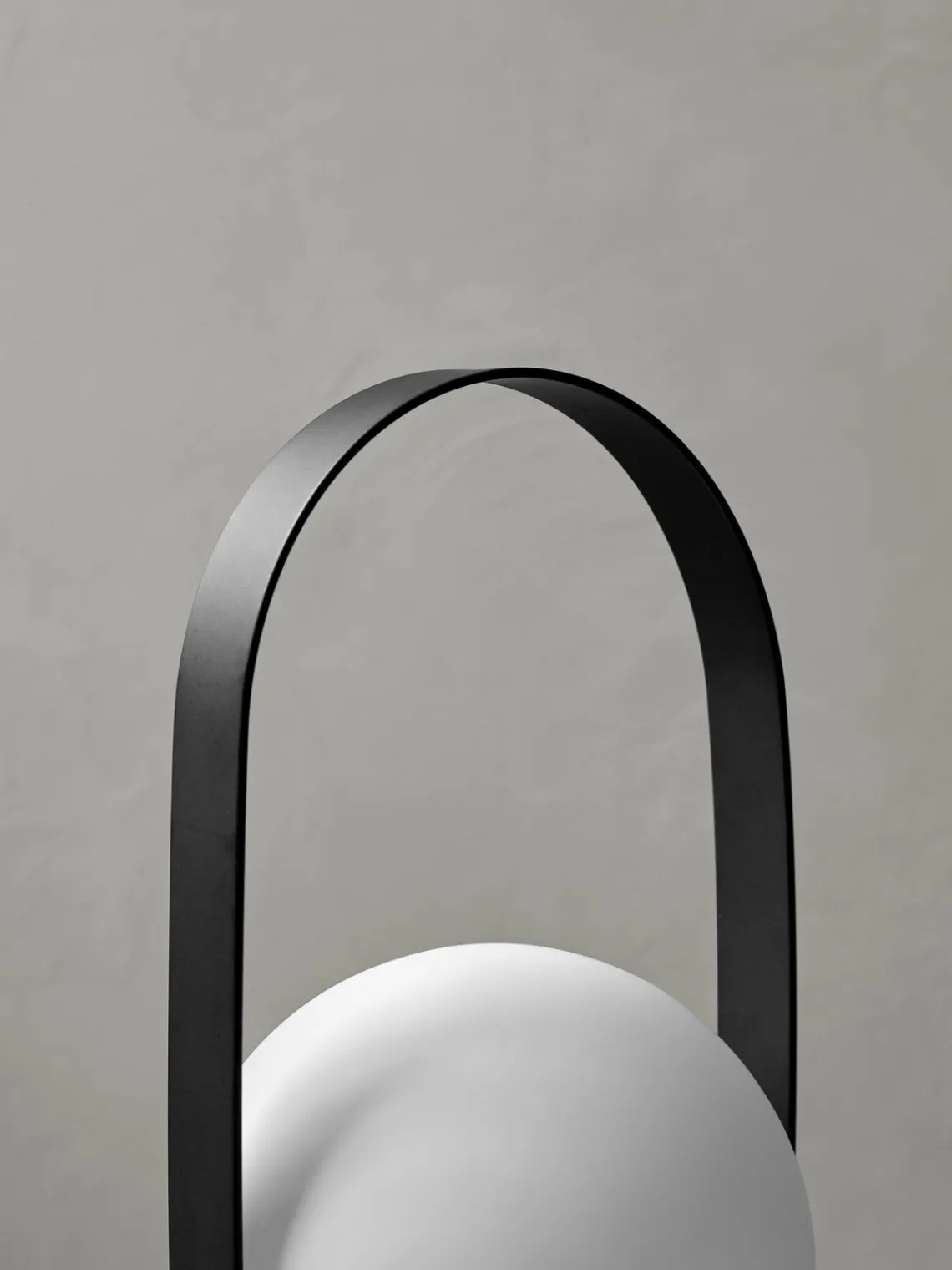 Discount Audo Copenhagen Petite lampe à poser mobile Carrie, à intensité variable Blanc, noir