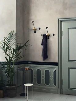 Online GUBI Porte-manteau en métal Matégot