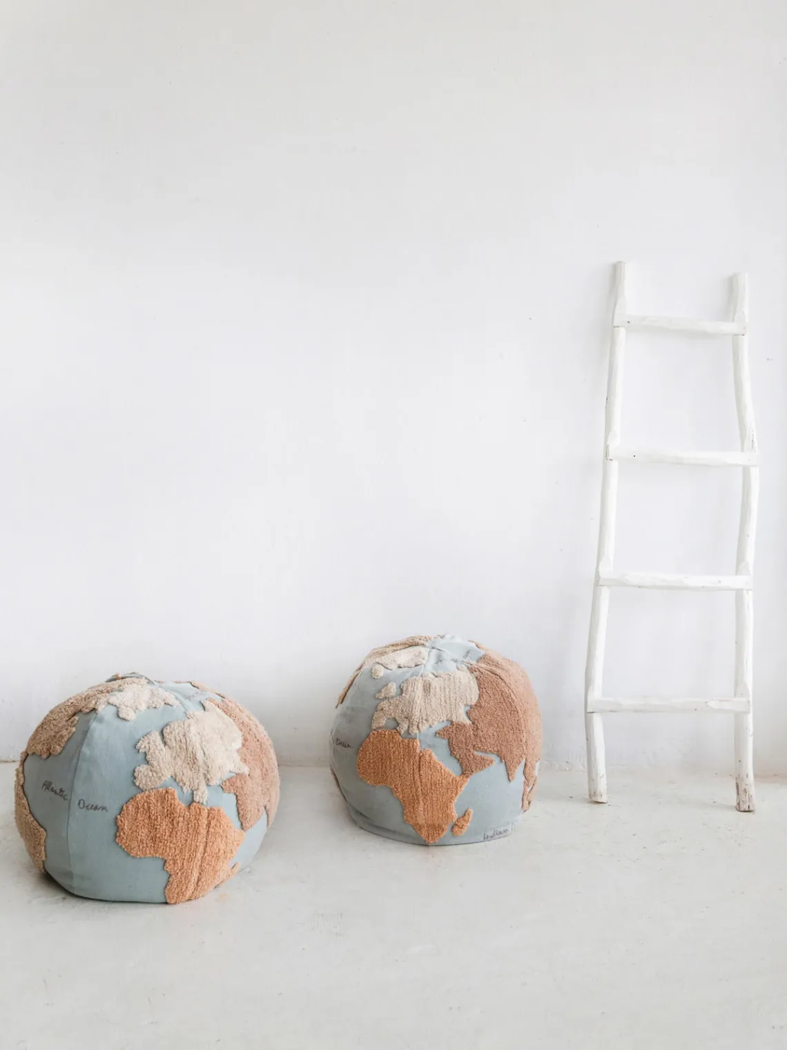 Clearance Lorena Canals Pouf pour enfants fait à la main World Map