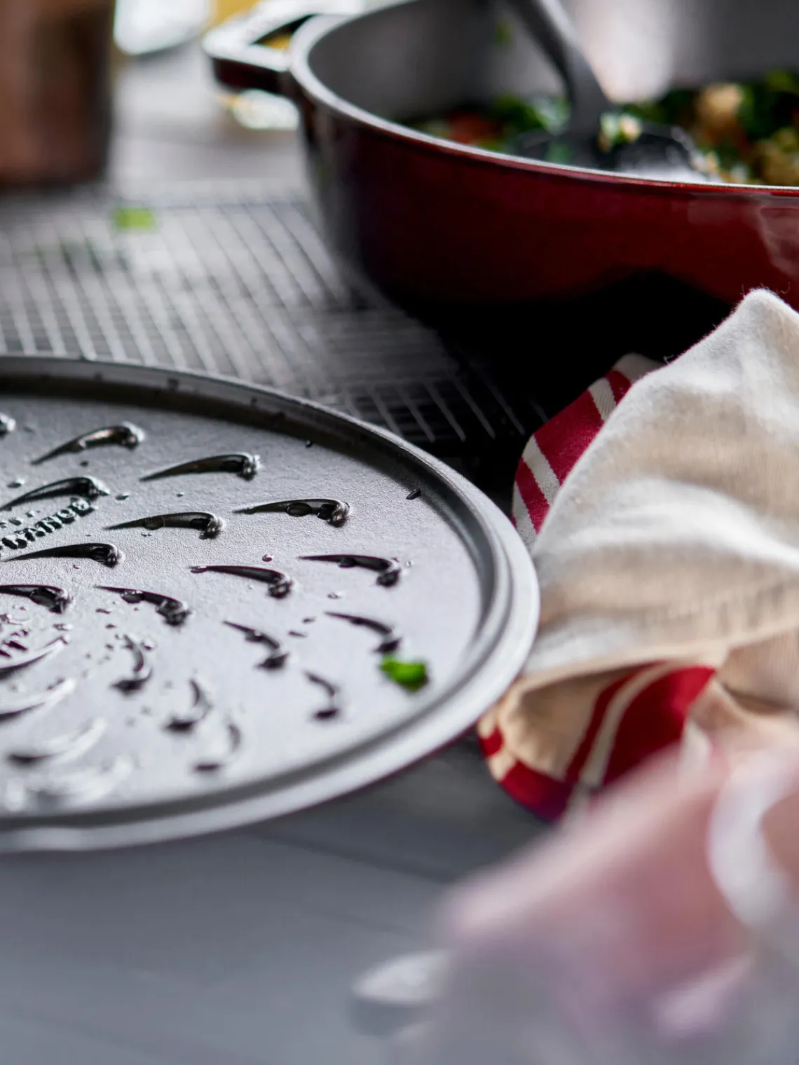 Best Staub Sauteuse en fonte Chistera Lie de vin