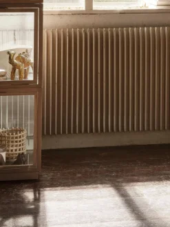Clearance ferm LIVING Socle de vitrine en chêne Miru Bois de chêne clair