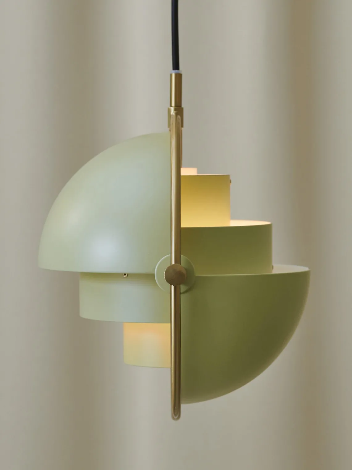 Best GUBI Suspension orientable Multi-Lite Vert clair mat, doré haute brillance