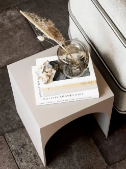 Outlet Kristina Dam Table d'appoint en métal Arch