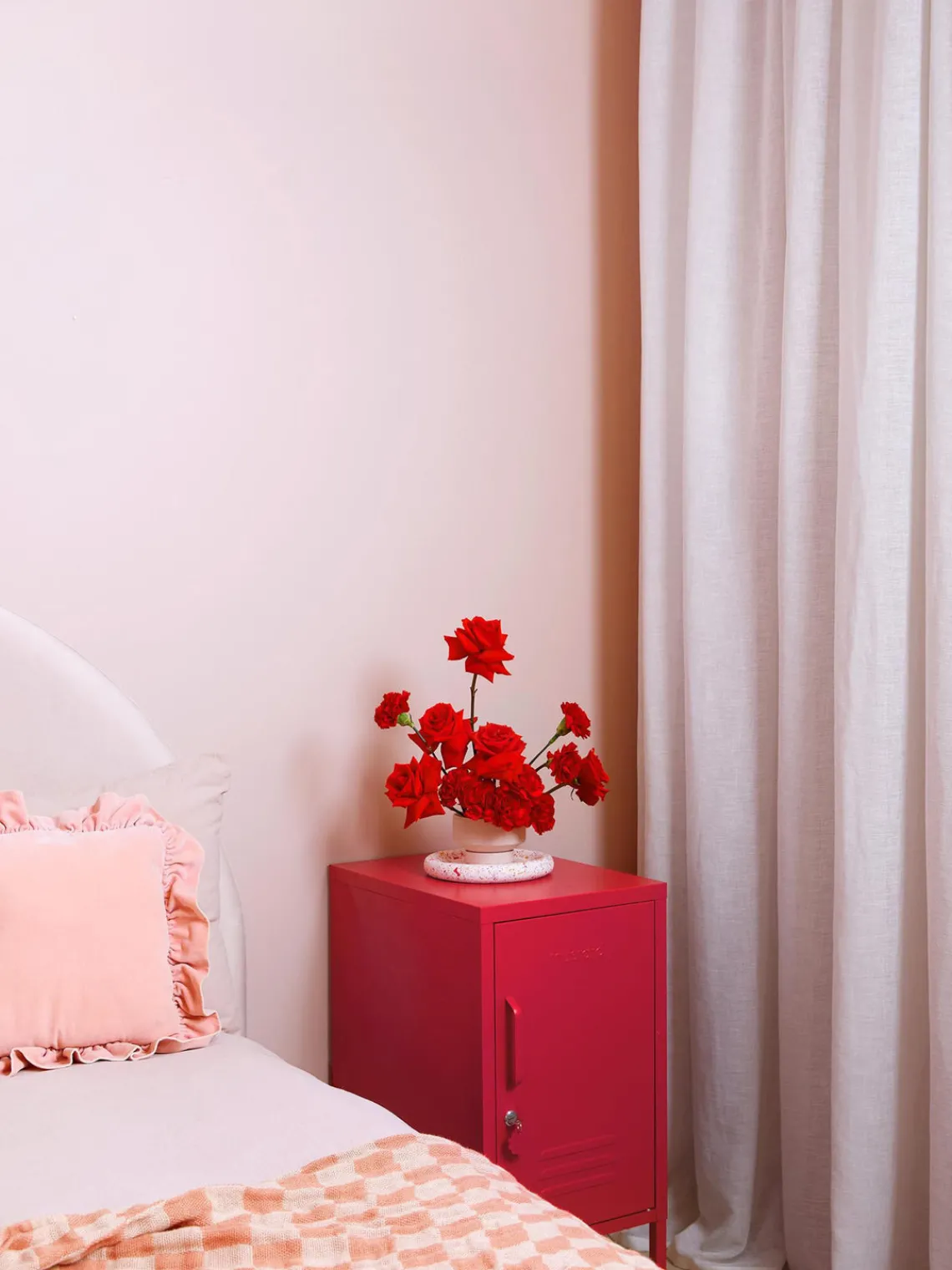 Online Mustard Made Table de chevet en métal The Shorty Rouge