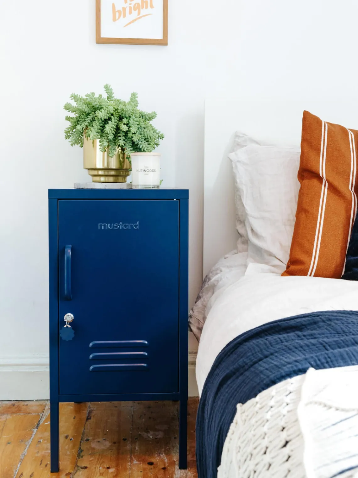 Hot Mustard Made Table de chevet en métal The Shorty Bleu foncé