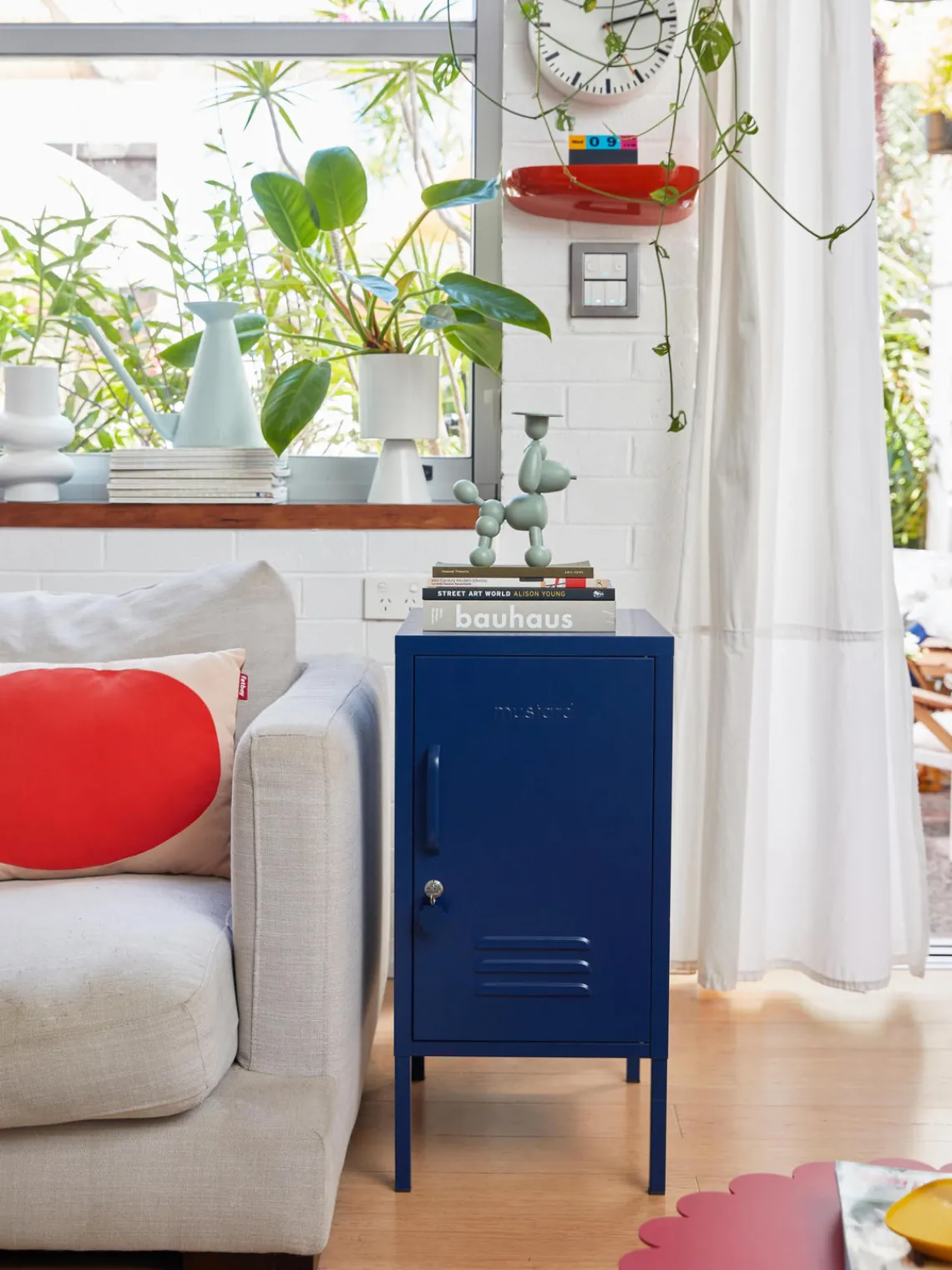 Hot Mustard Made Table de chevet en métal The Shorty Bleu foncé