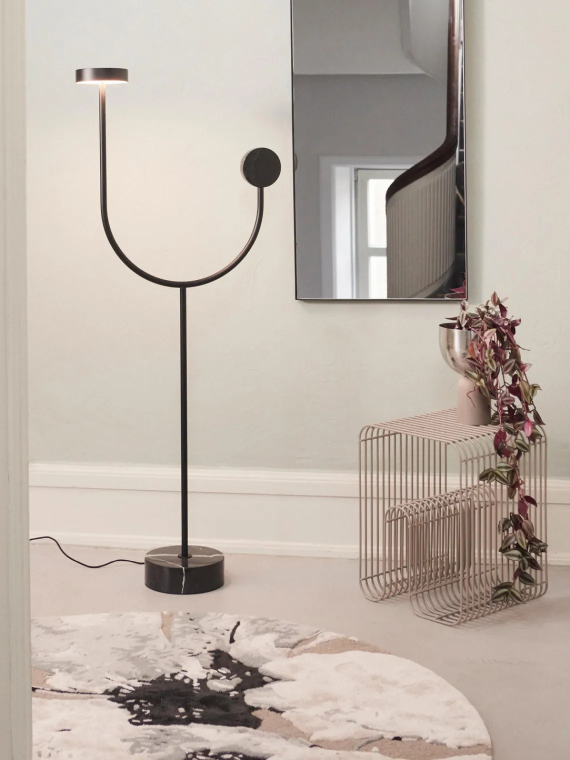Outlet AYTM Tabouret en métal Curve Grège, mat