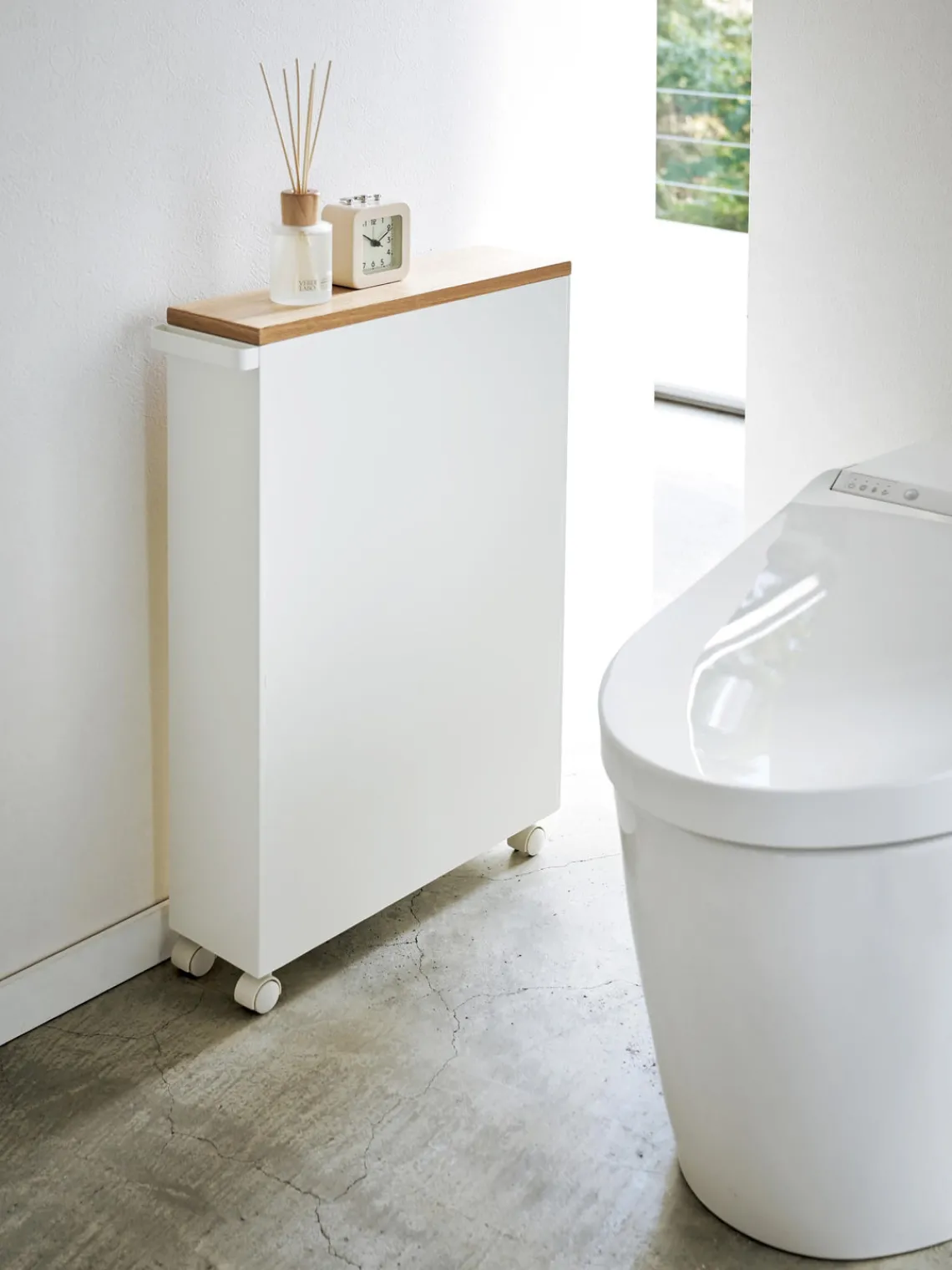 Best Yamazaki Étagère de salle de bain avec roulettes Tower Blanc, bois clair