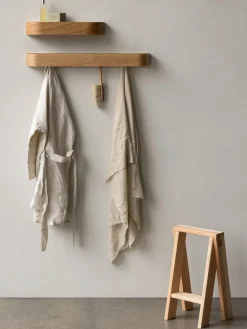 Clearance Audo Copenhagen Étagère murale en bois Epoch, larg. 79 cm Chêne clair, transparent