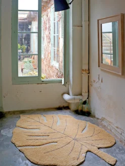 Sale Lorena Canals Tapis pour enfant tissé à la main Monstera Ocre