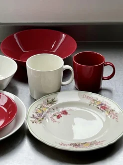 Sale iittala Tasse en porcelaine Teema Lie de vin