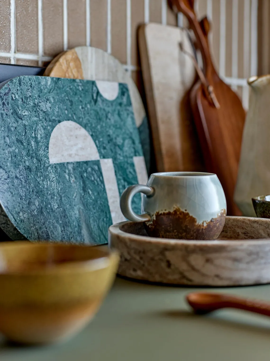 Clearance Bloomingville Tasse émaillée en grès artisanale Paula Brun foncé, tons gris