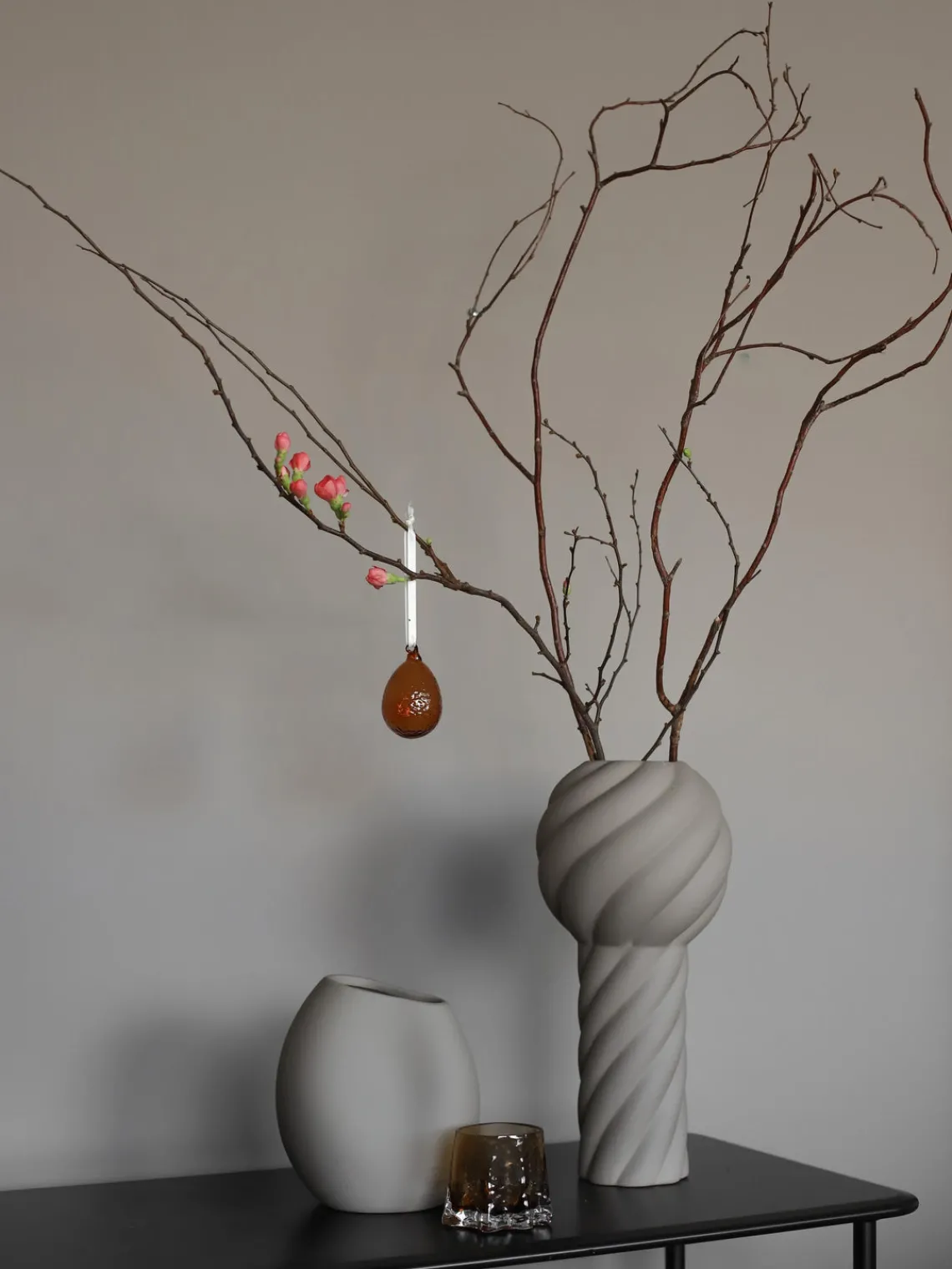 Outlet Cooee Design Vase en céramique peint à la main Twist Pillar, haut. 34 cm Beige clair