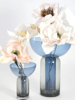Hot AYTM Vase en verre soufflé bouche Torus, haut. 20 cm Bleu, gris foncé, transparent