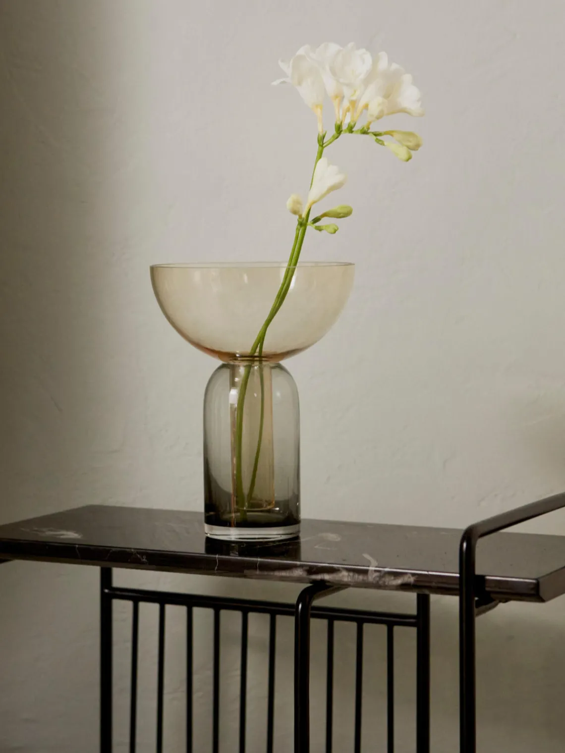 Online AYTM Vase en verre soufflé bouche Torus, haut. 20 cm Ocre, gris foncé, transparent