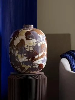 Sale Broste Copenhagen Vase peint à la main Thyra, haut. 31 cm Blanc crème, terracotta, lilas, lie de vin