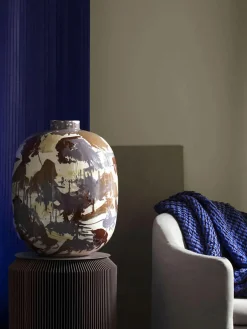 Fashion Broste Copenhagen Vase peint à la main Thyra, haut. 50 cm Blanc crème, terracotta, lilas, lie de vin