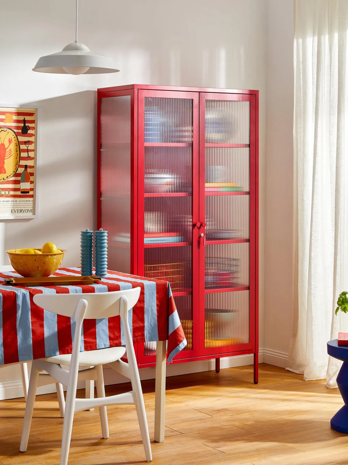 Sale Mustard Made Vitrine en métal et verre strié The Collector Rouge
