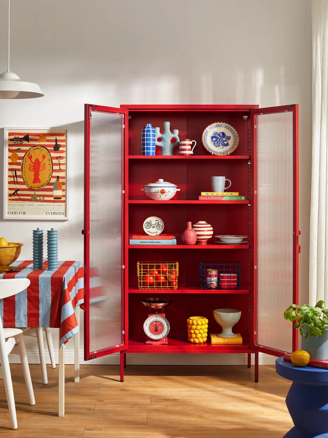 Sale Mustard Made Vitrine en métal et verre strié The Collector Rouge