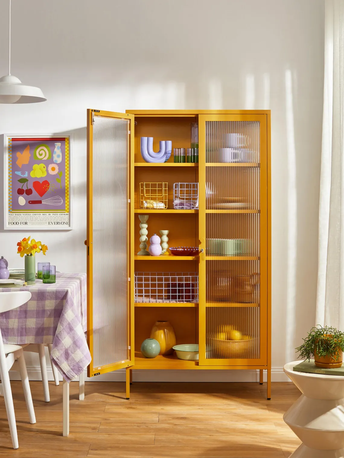 Outlet Mustard Made Vitrine en métal et verre strié The Collector Jaune moutarde