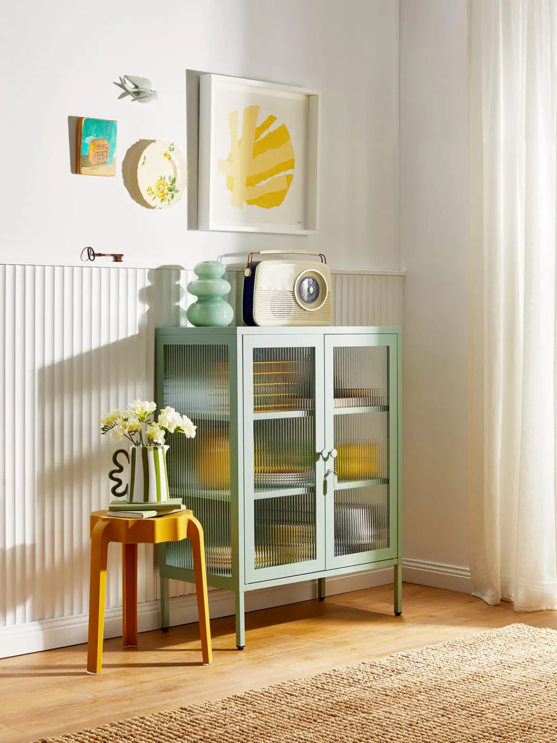Discount Mustard Made Vitrine en métal et verre strié The Mixer Vert sauge