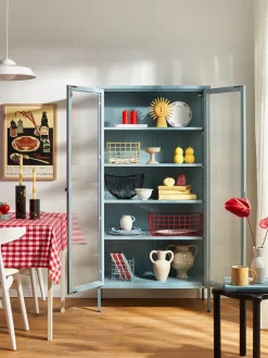 New Mustard Made Vitrine en métal et verre strié The Collector Bleu ciel