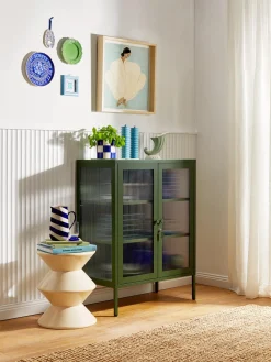 Fashion Mustard Made Vitrine en métal et verre strié The Mixer Vert olive
